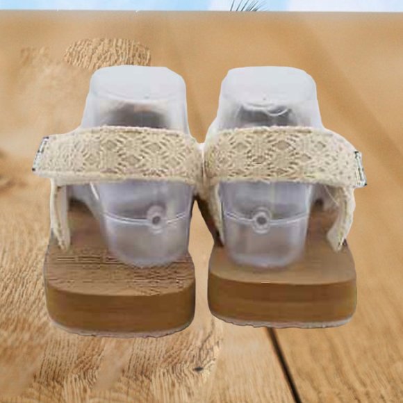 LUK*EES Oatmeal Colored Sandals NWT Womans Size 10 - Picture 3 of 8